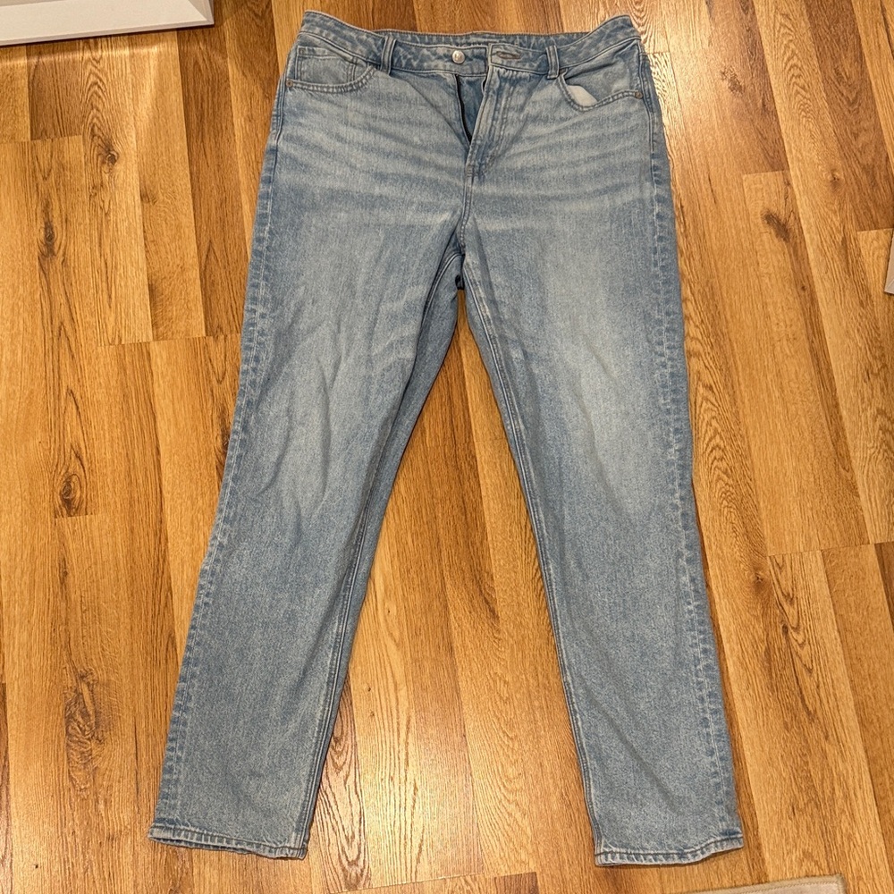 American Eagle Outfitters Light Blue Straight Leg Jeans